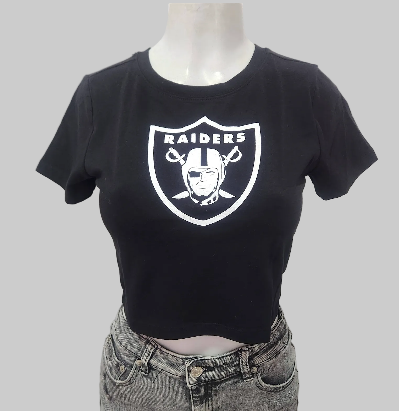 Raider Shield Sports Crop Top, Black