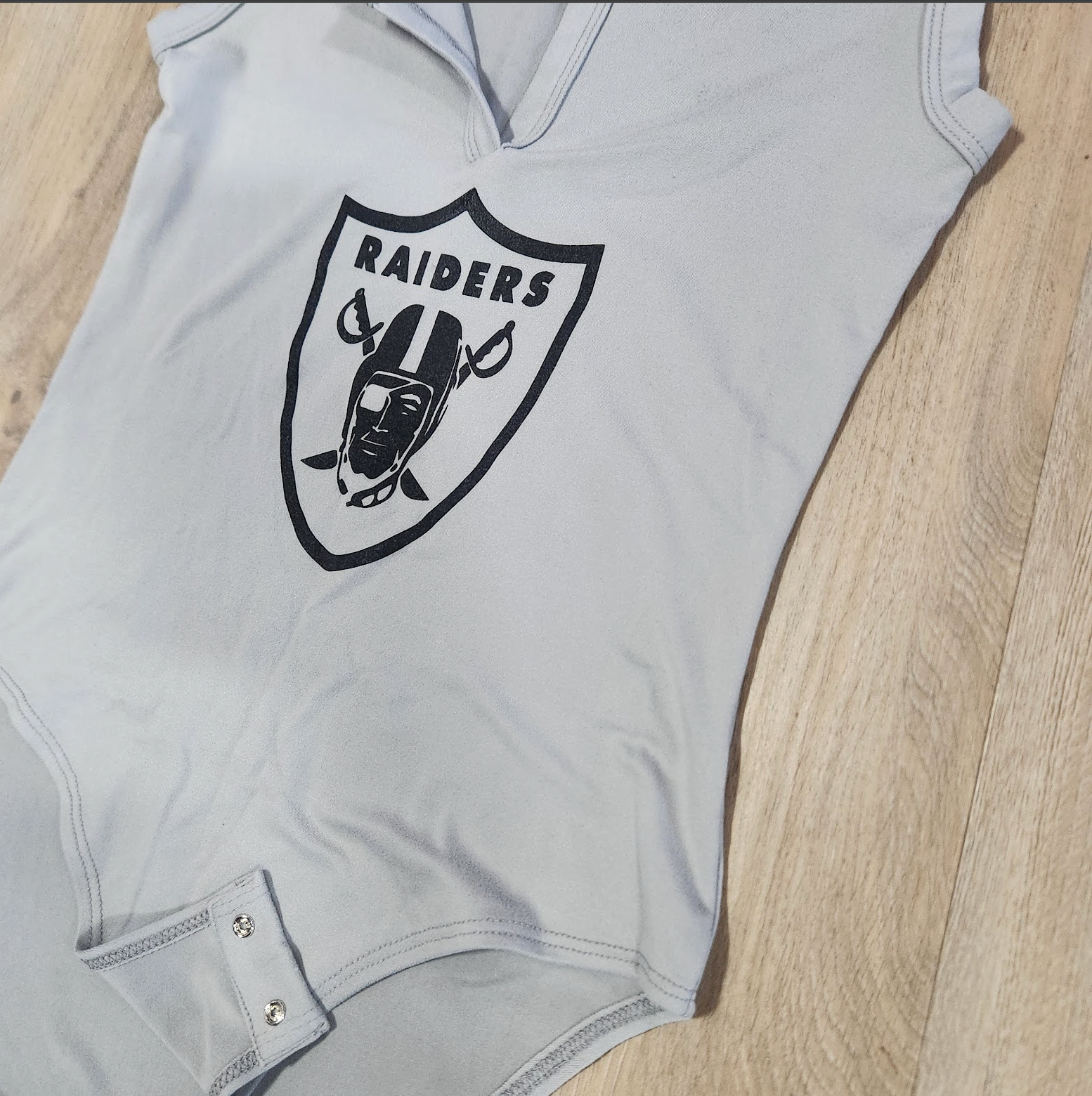 Raider Logo Sport Fitted Bodysuit, Lt Grey Matte, Cotton Polyester